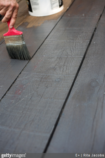 3 conseils pour appliquer de la peinture bois extérieur.