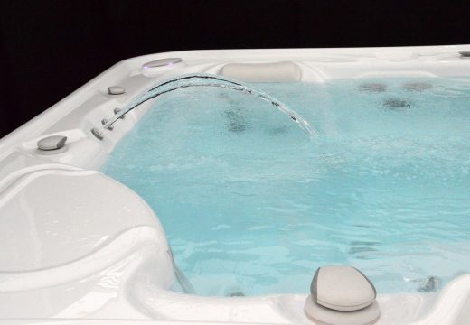 Seniors : faire installer un spa chez soi