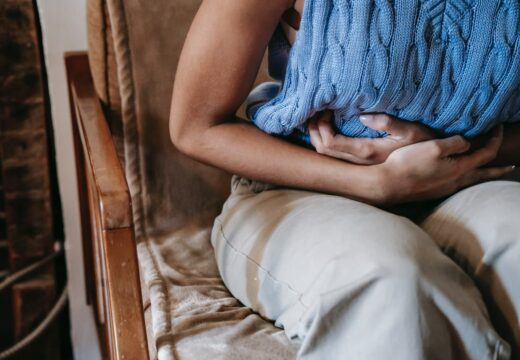 Comment calmer douleurs et crampes abdominales ?